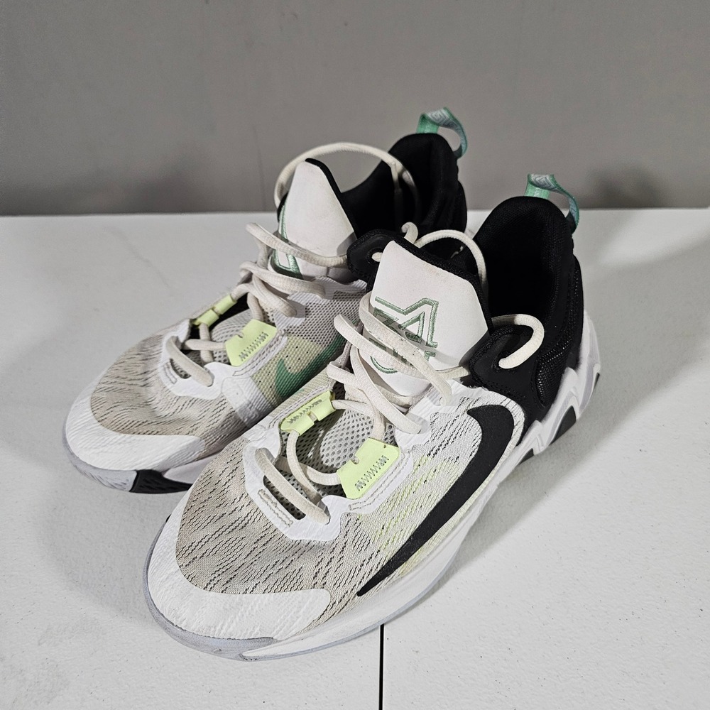 Nike Giannis Immortality 3 Youth 6Y White Black Basketball Shoes DQ1943-101‎